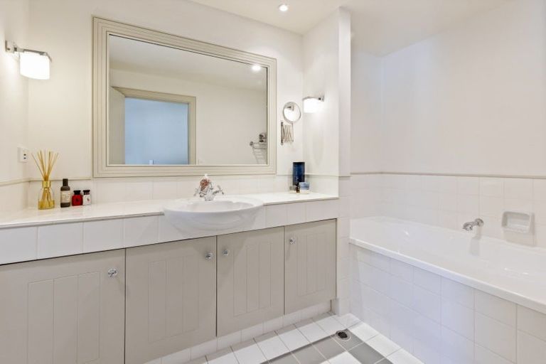 Photo of property in Millbrook Resort, 10 Fox's Rush, Arrowtown, 9371