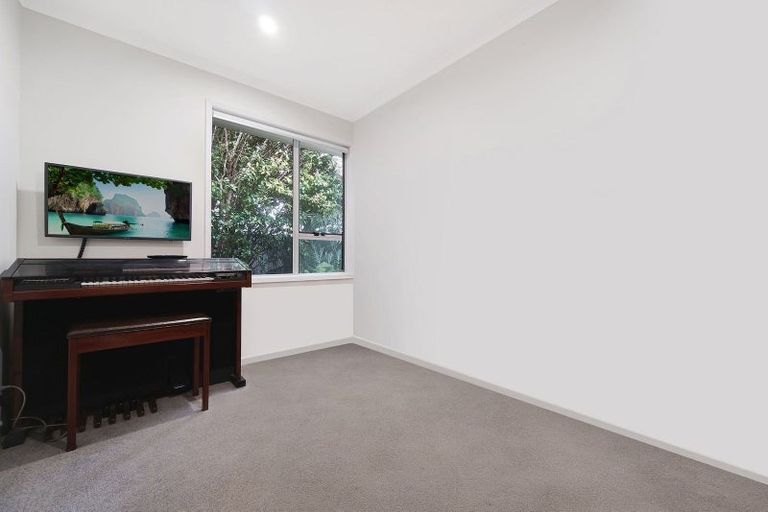 Photo of property in 26 Contessa Drive, Glenfield, Auckland, 0629