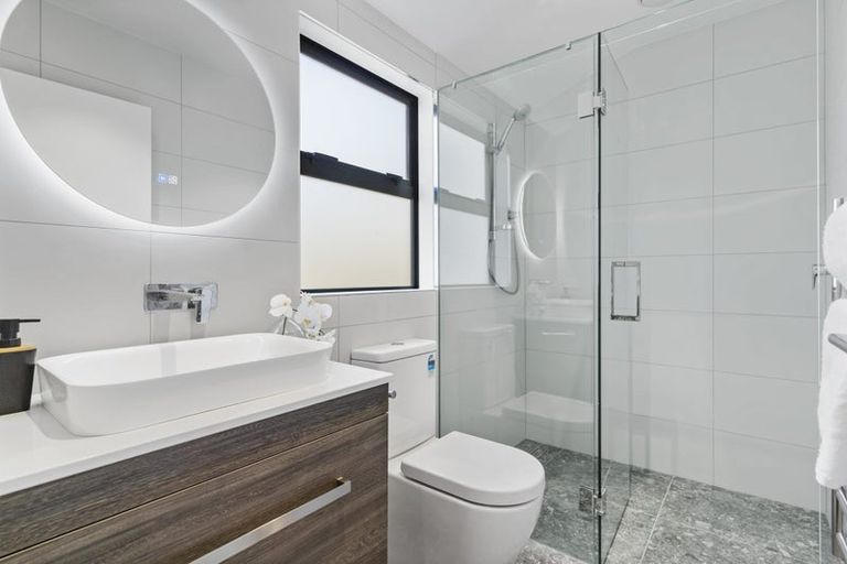 Photo of property in 54a Awaroa Road, Sunnyvale, Auckland, 0612