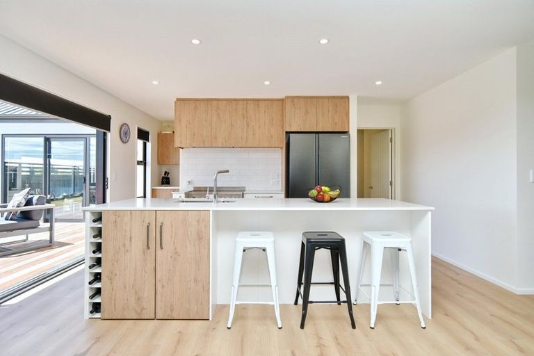 Photo of property in 17 Angus Place, Rangiora, 7400