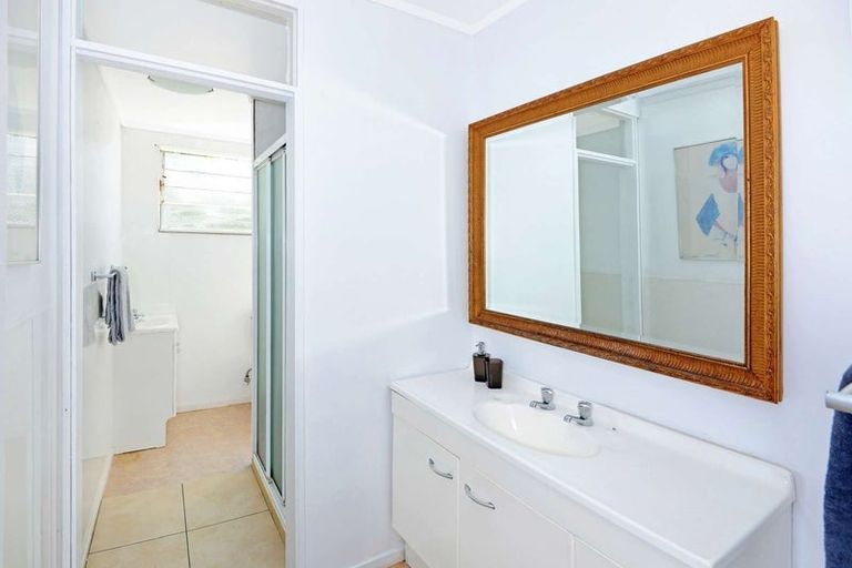Photo of property in 24 Tiri Tiri Road, Birkdale, Auckland, 0626