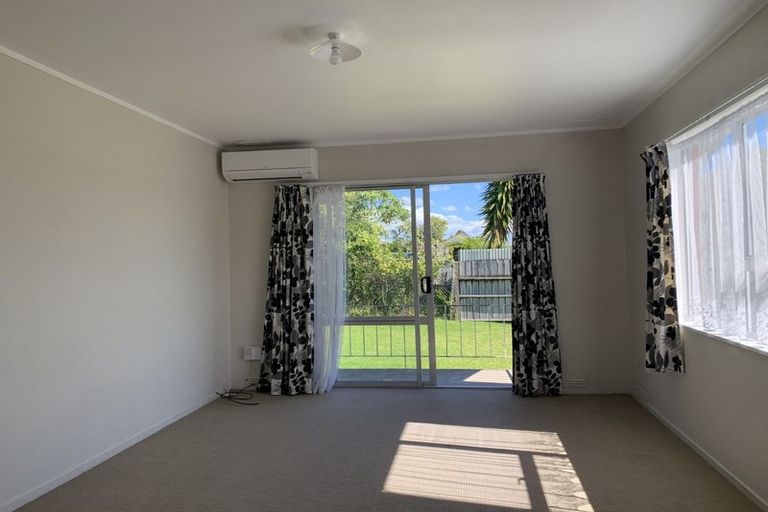 Photo of property in 1/100 Lynwood Road, New Lynn, Auckland, 0600