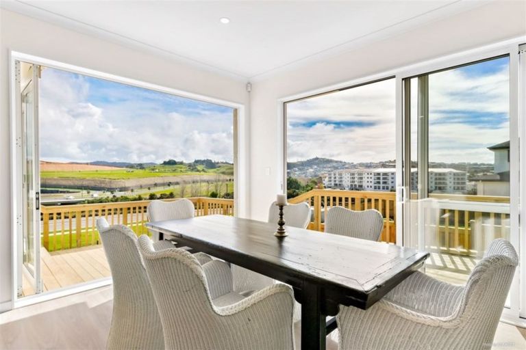 Photo of property in 27 Maka Terrace, Orewa, 0931