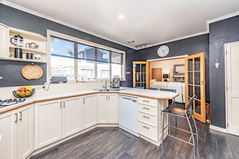Photo of property in 8 Saint Leonard Street, Saint Johns Hill, Whanganui, 4501