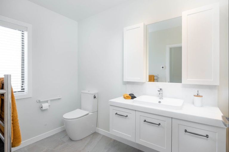 Photo of property in 1 Sorrento Drive, Rangatira Park, Taupo, 3330