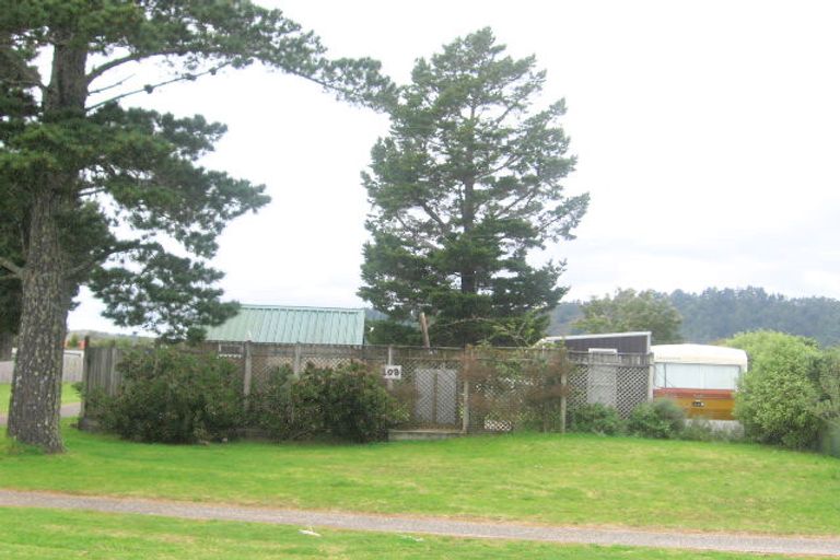 Photo of property in 108 Kowhai Avenue, Matarangi, Whitianga, 3592