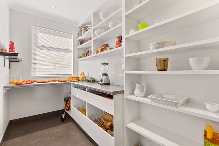 Photo of property in 28 Noble Johnston Drive, Katikati, 3129