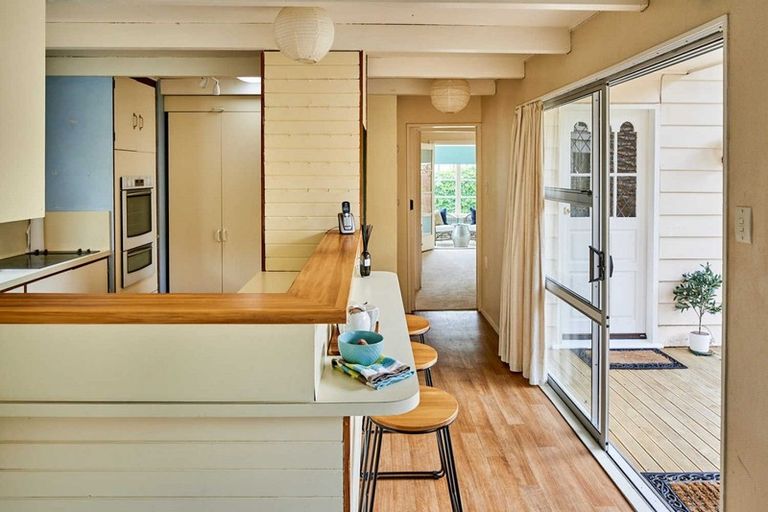 Photo of property in 398 Muritai Road, Eastbourne, Lower Hutt, 5013