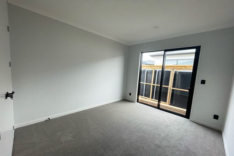 Photo of property in 31 Cara Avenue, Kumeu, 0810