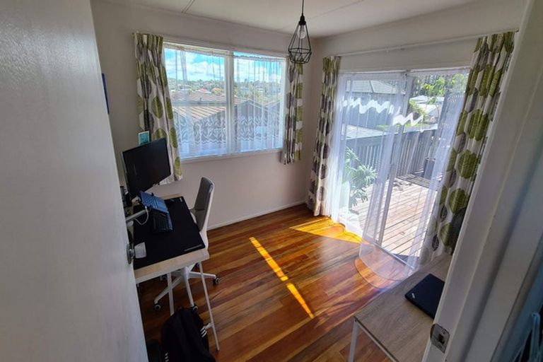 Photo of property in 1/23 William Souter Street, Forrest Hill, Auckland, 0620