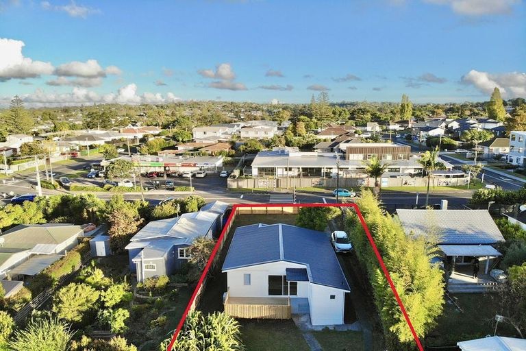 Photo of property in 212 Beach Haven Road, Beach Haven, Auckland, 0626