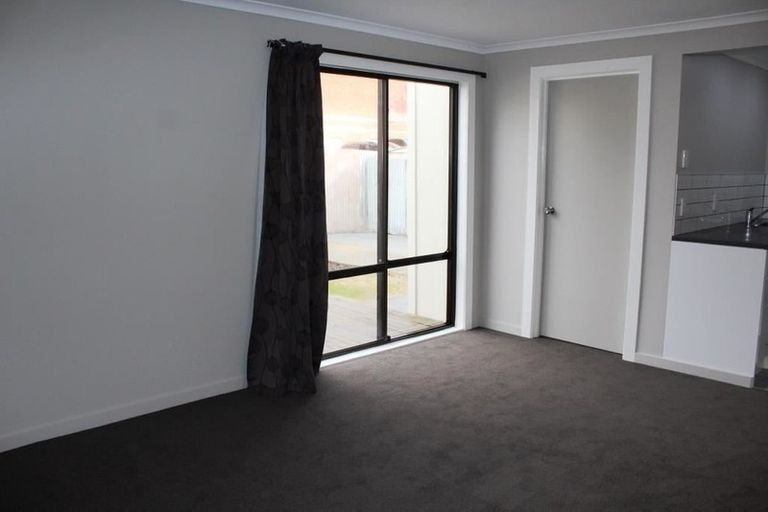 Photo of property in 52 Wesley Street, South Dunedin, Dunedin, 9012