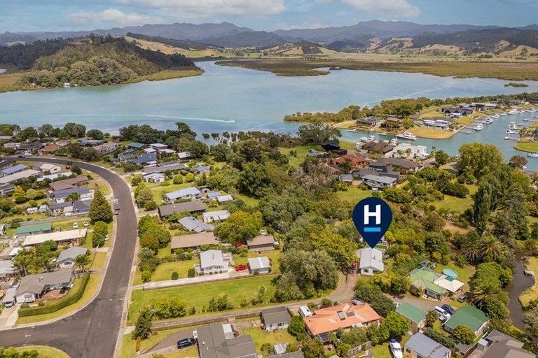 Photo of property in 52b Robinson Road, Whitianga, 3510