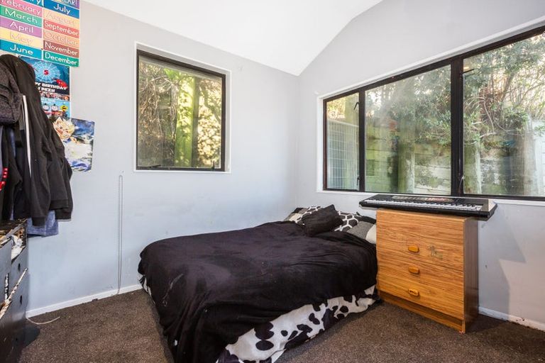 Photo of property in 10 Hereford Street, Cannons Creek, Porirua, 5024