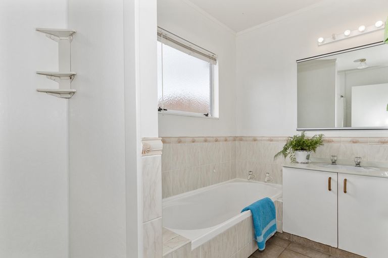 Photo of property in 12a Darraghs Road, Brookfield, Tauranga, 3110