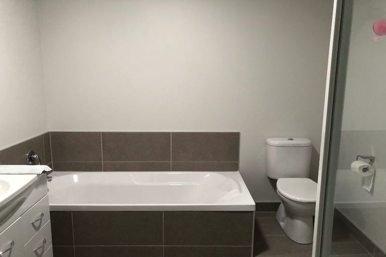 Photo of property in 43 Popokatea Drive, Takanini, 2112