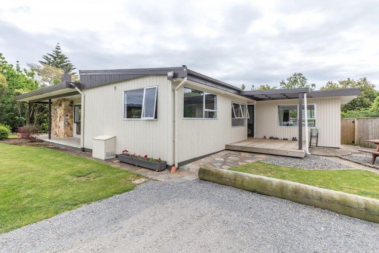 Photo of property in 279 Kimberley Road, Levin, 5571