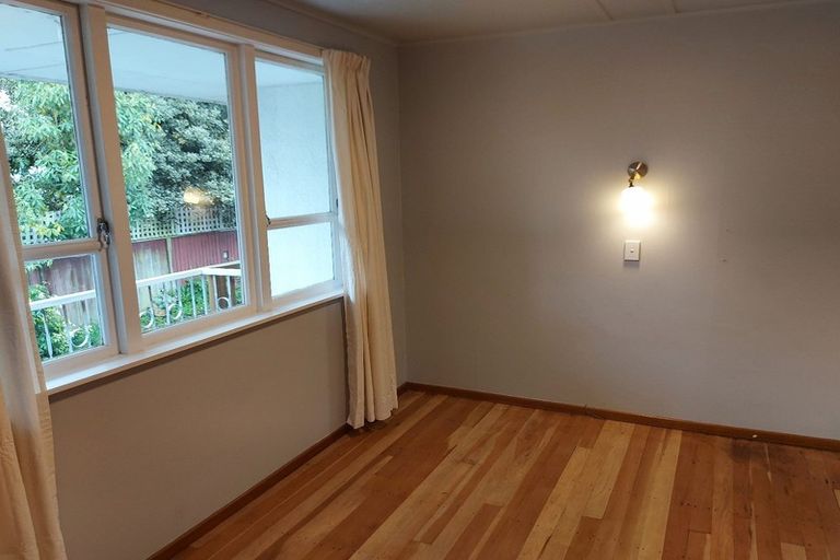 Photo of property in 2/16a Liverpool Street, Trentham, Upper Hutt, 5018