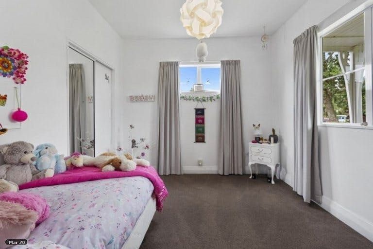 Photo of property in 58 Victoria Street, Oxford, 7430