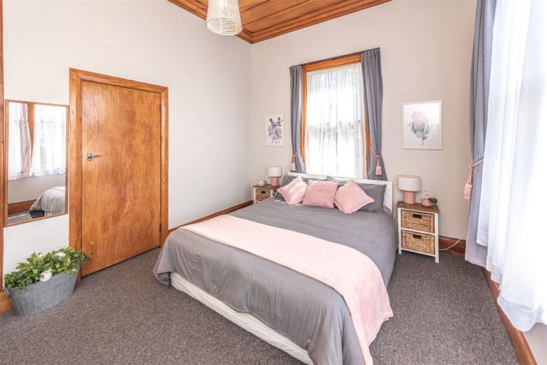 Photo of property in 135 Weraroa Road, Waverley, 4510