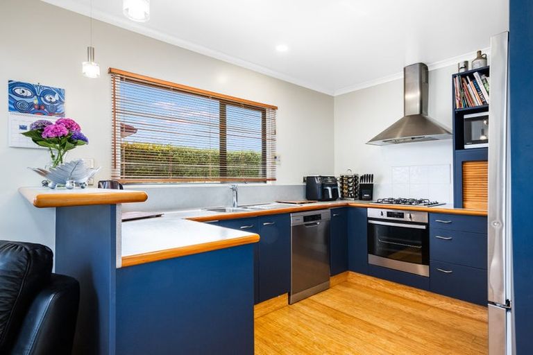 Photo of property in 138 Woodman Drive, Tawa, Wellington, 5028