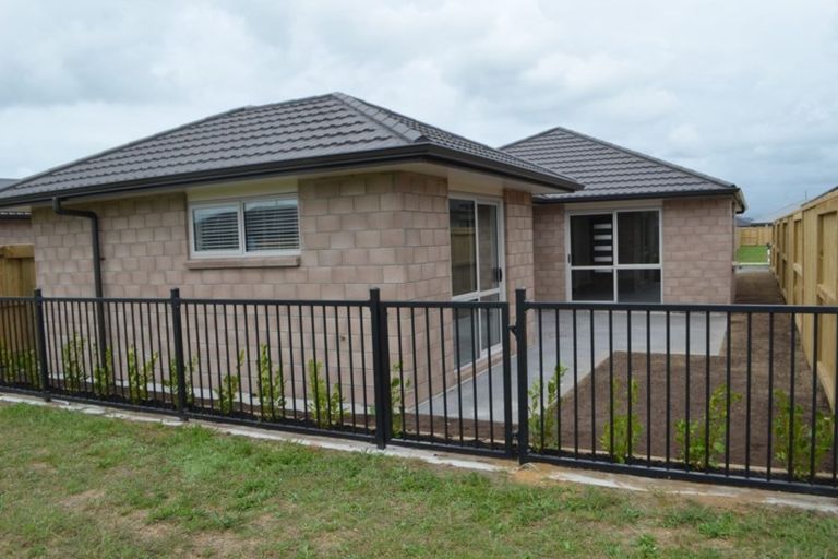 Photo of property in 16 Naeo Close, Papamoa Beach, Papamoa, 3118