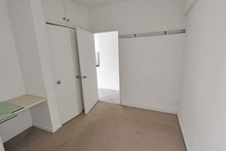 Photo of property in Terrace Tower Apartments, 10a/126 The Terrace, Wellington Central, Wellington, 6011
