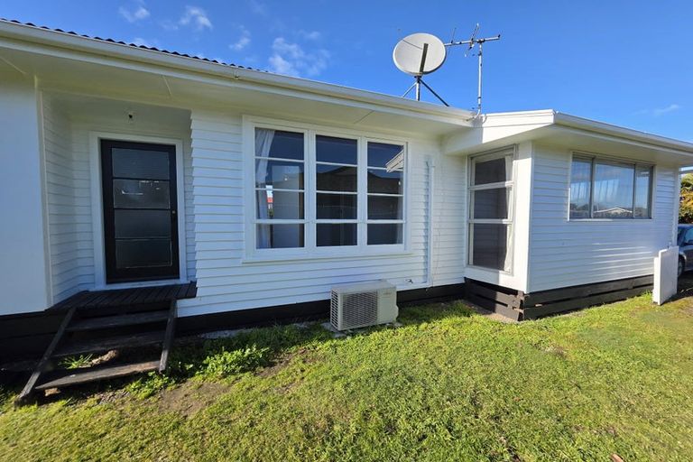 Photo of property in 100 Broadway, Carterton, 5713