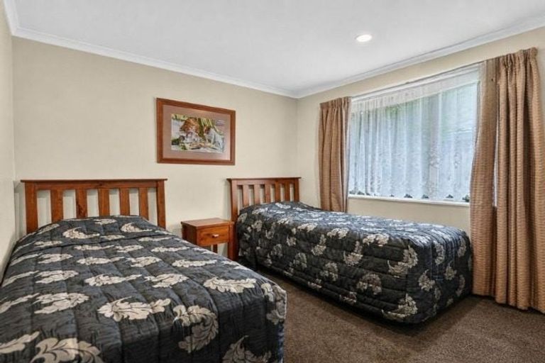 Photo of property in 35 Nottingham Drive, Hamilton East, Hamilton, 3216
