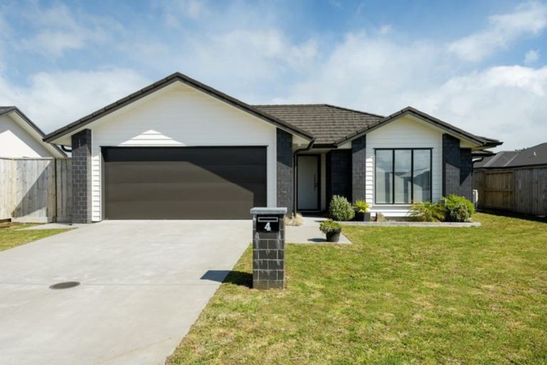 Photo of property in 4 Okataina Street, Pyes Pa, Tauranga, 3112