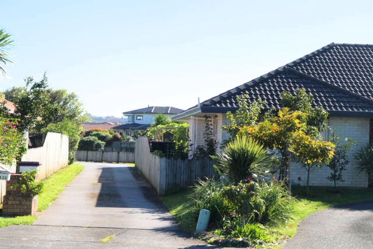 Photo of property in 1/135 Millhouse Drive, Golflands, Auckland, 2013