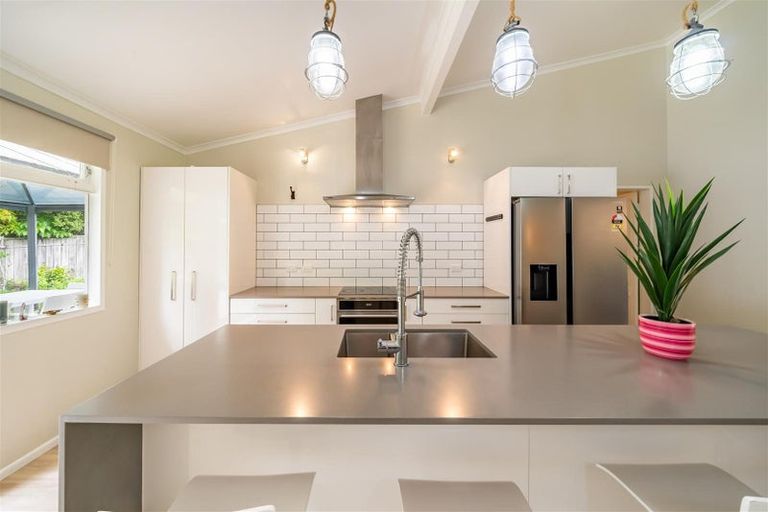 Photo of property in 30 Marlborough Street, Silverstream, Upper Hutt, 5019