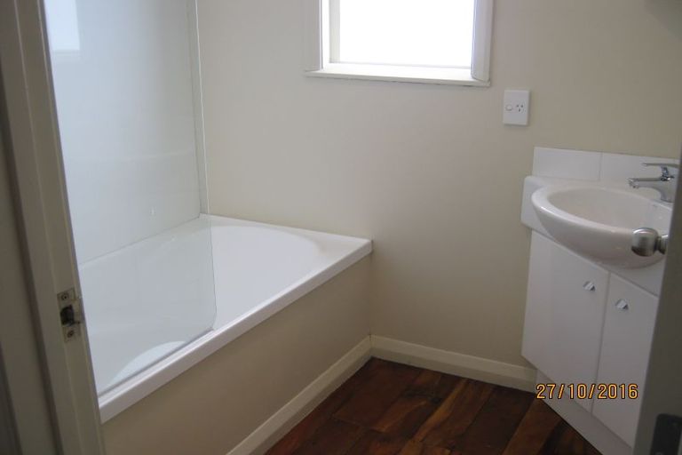 Photo of property in 5 Ascot Street, Hokowhitu, Palmerston North, 4410