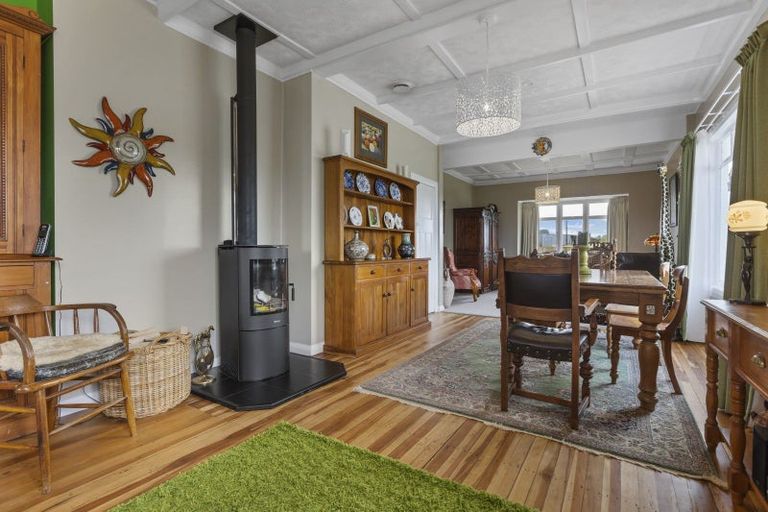 Photo of property in 403 Opunake Road, Cardiff, Stratford, 4391