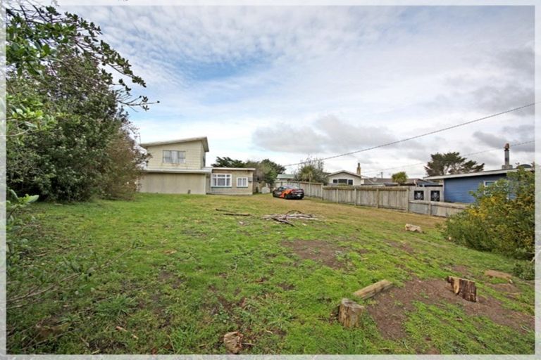 Photo of property in 13 Signal Street, Foxton Beach, Foxton, 4815