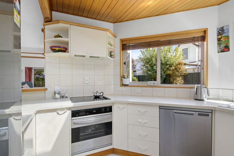 Photo of property in 2/6 Penhelig Place, Burnside, Christchurch, 8053