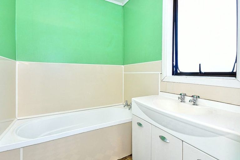 Photo of property in 12 Vickerman Street, Otara, Auckland, 2023