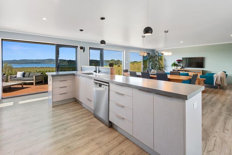 Photo of property in 49 Atkins Road, Portland, Whangarei, 0178