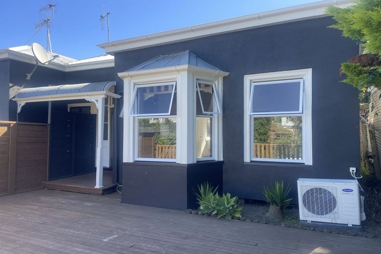 Photo of property in 70 Shakespeare Road, Bluff Hill, Napier, 4110