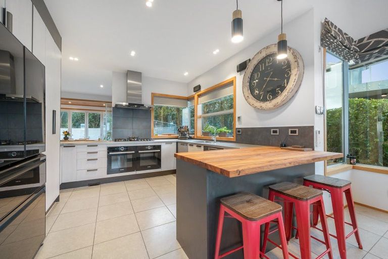 Photo of property in 2 Arakan Way, Khandallah, Wellington, 6035