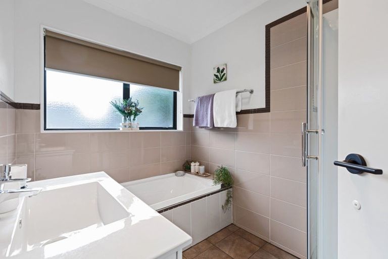 Photo of property in 5 Lamia Grove, Papamoa Beach, Papamoa, 3118