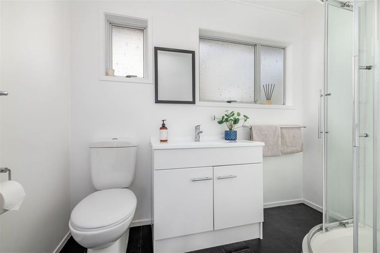 Photo of property in 2/45 Reynella Drive, Massey, Auckland, 0614