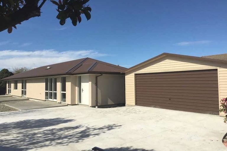 Photo of property in 32 Kenwyn Avenue, St Albans, Christchurch, 8052