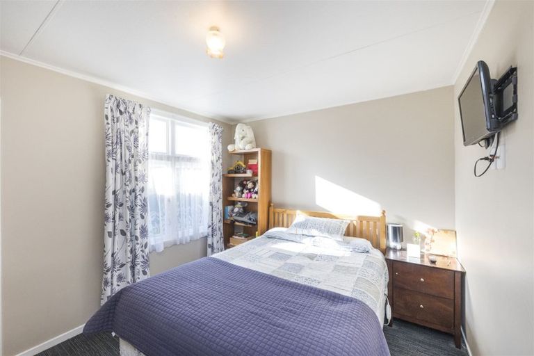 Photo of property in 17 Carthew Street, Feilding, 4702