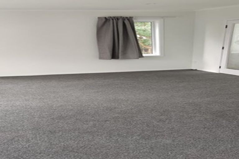 Photo of property in 3 Hurley Place, Kelston, Auckland, 0602