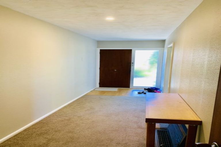 Photo of property in 35 Delaware Crescent, Russley, Christchurch, 8042