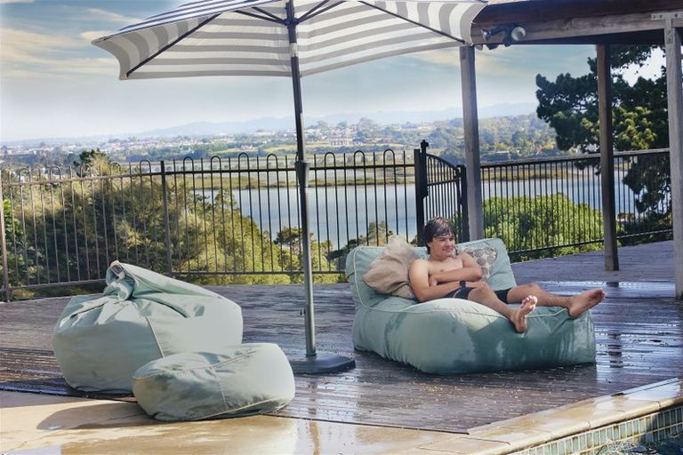 Photo of property in 44 Attwood Road, Paremoremo, Auckland, 0632