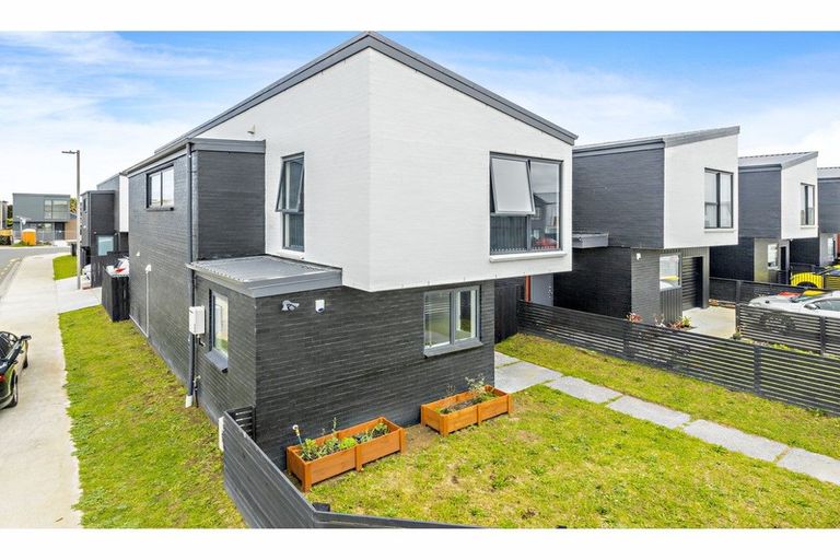 Photo of property in 22 Dignity Street, Papakura, 2110