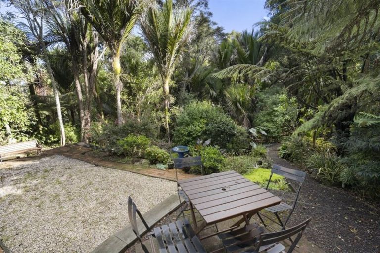 Photo of property in 15 York Road, Titirangi, Auckland, 0604
