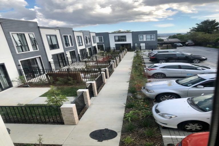 Photo of property in 2 Patariki Way, Beach Haven, Auckland, 0626